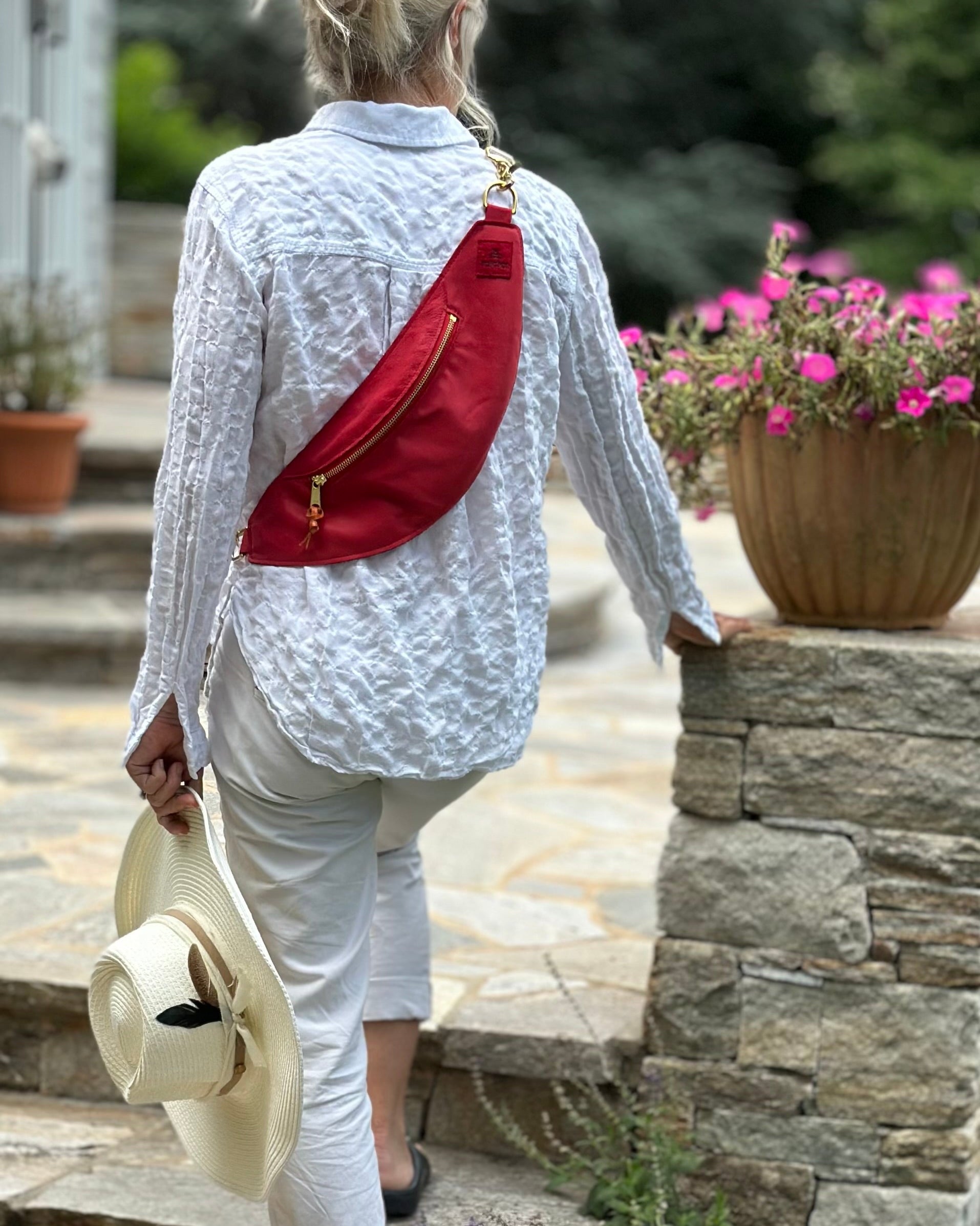 Classic Sling: Leather