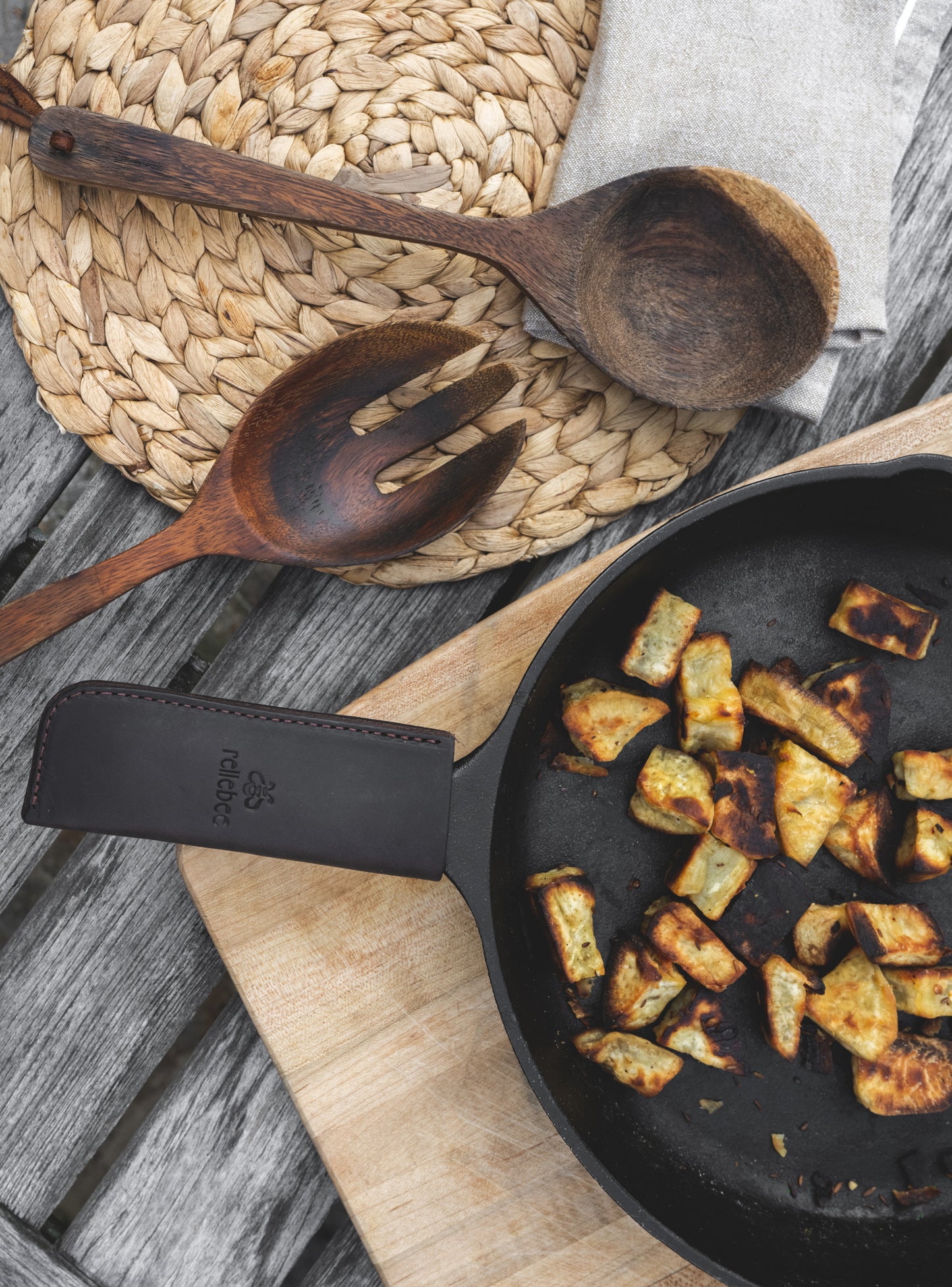 The Skillet Sleeve