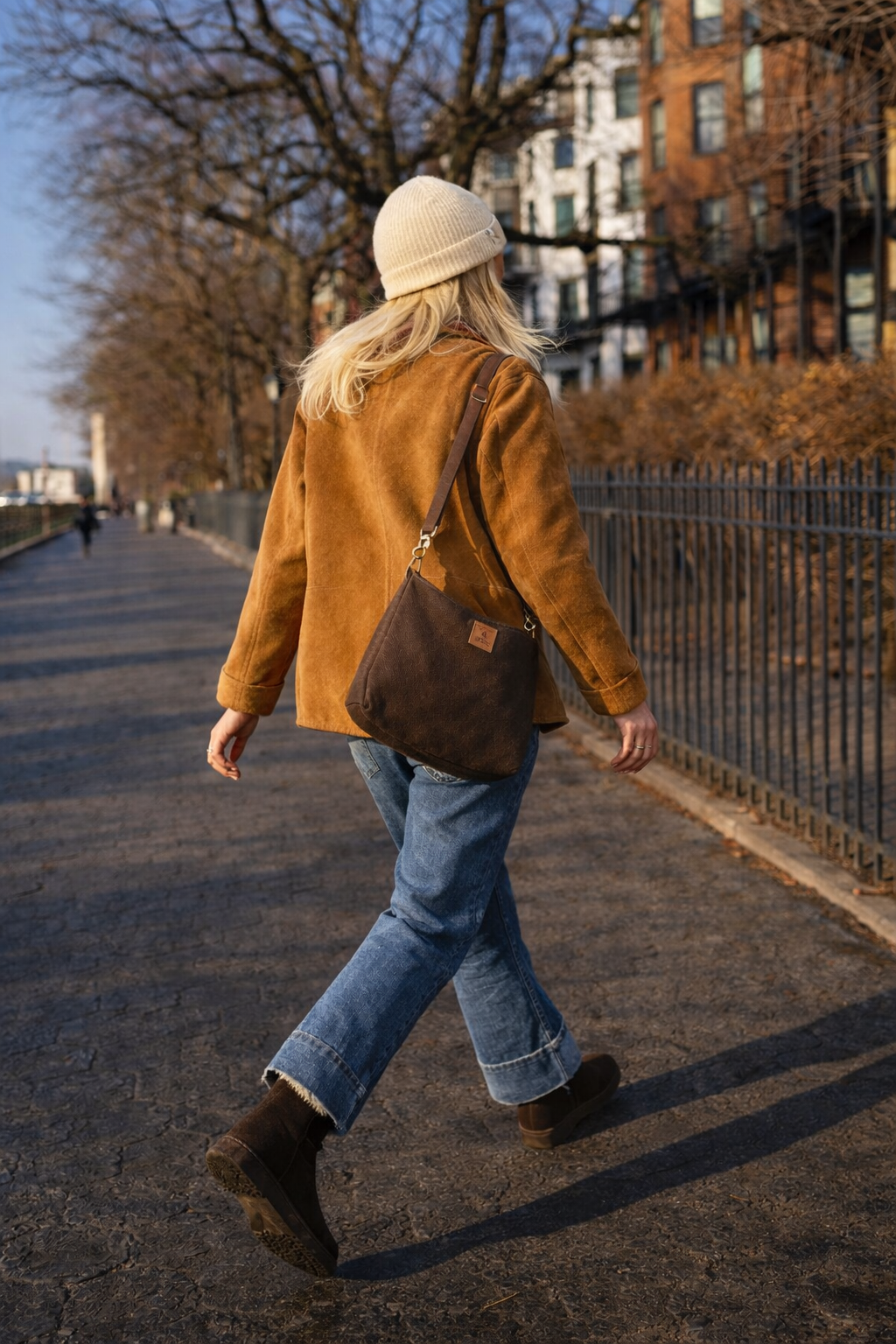 Rellebee Slouch leather bag worn as a crossbody with casual everyday